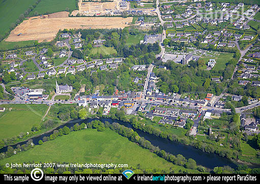 Aerial photo of Innishannon 2007